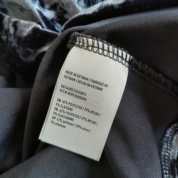 American Eagle Outfitters Velvet Cold Shoulder Sm - Picture 7 of 7